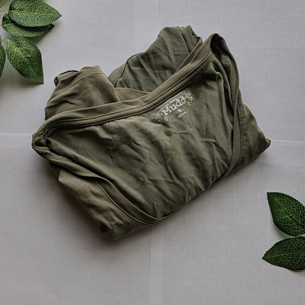 Mudd Scoop Neck Olive Green Shirt L9